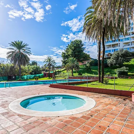 Gorgeous In Apartament Estepona